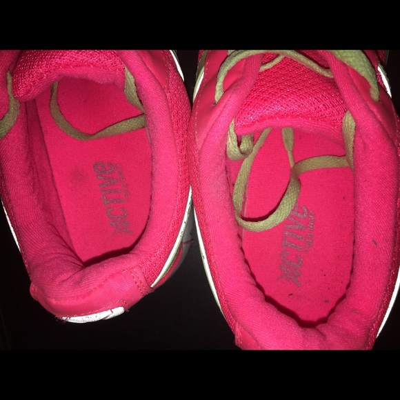 Women’s Tennis Shoes - Picture 4 of 4